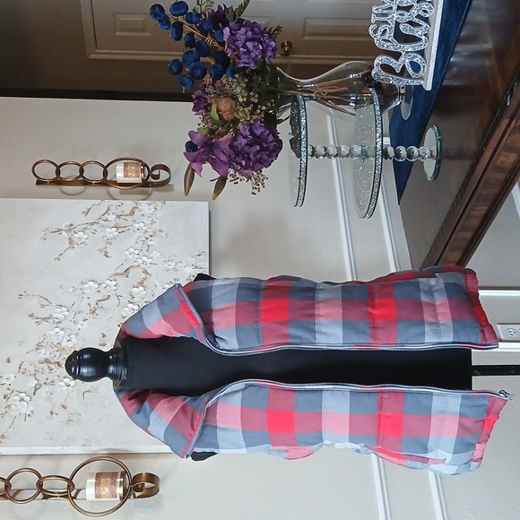 Red And Gray Frost Free Puffer Vest By Old Navy. Size M - Picture 8 of 17